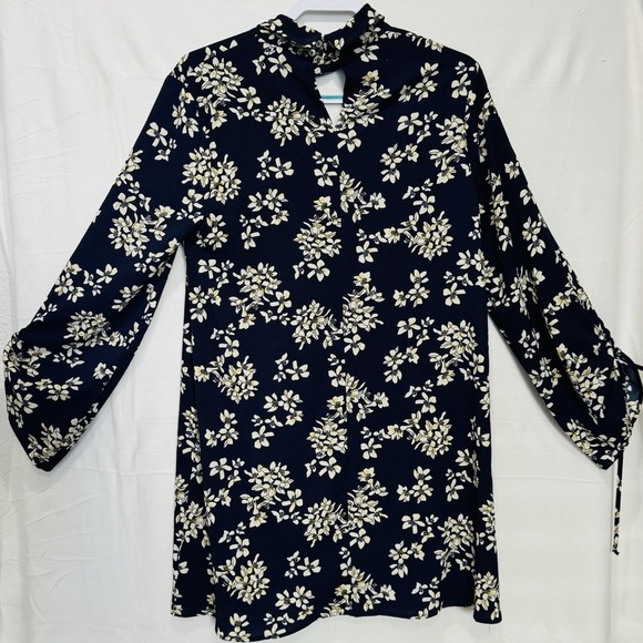 Entro‎ Women's Dress Sz M Floral Choker V Neck Bell Sleeve Blue - Picture 2 of 11
